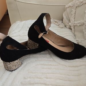 UNIONBAY Black Heels with Glittering Gold Block